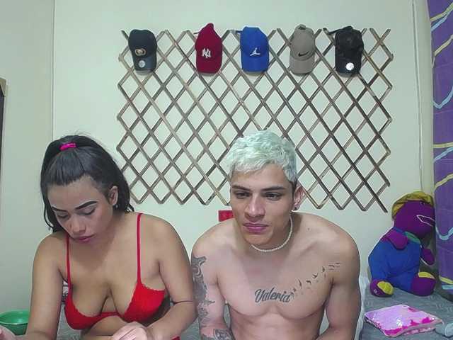 Live sex webcam photo for AngelAnMonicA #271989700