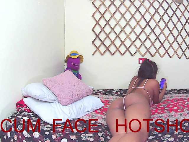 Live sex webcam photo for AngelAnMonicA #272182264