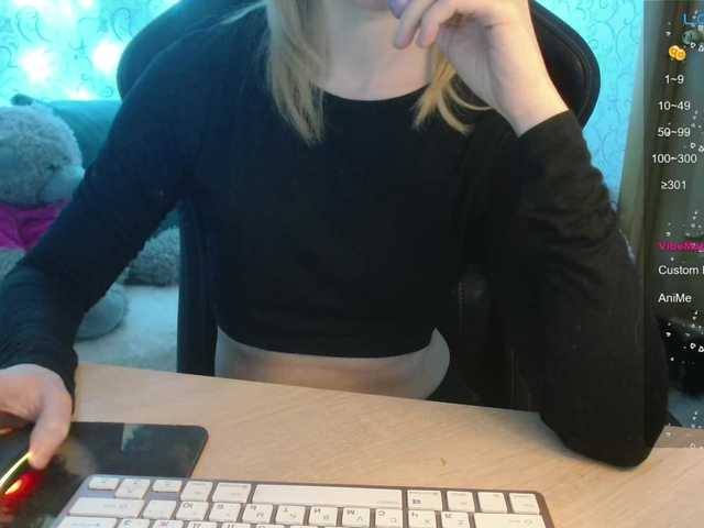 Live sex webcam photo for AngelCarly #277401917