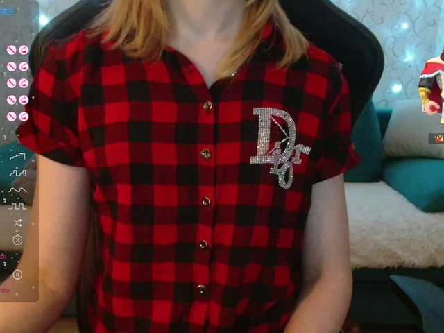 Live sex webcam photo for AngelCarly #277517256