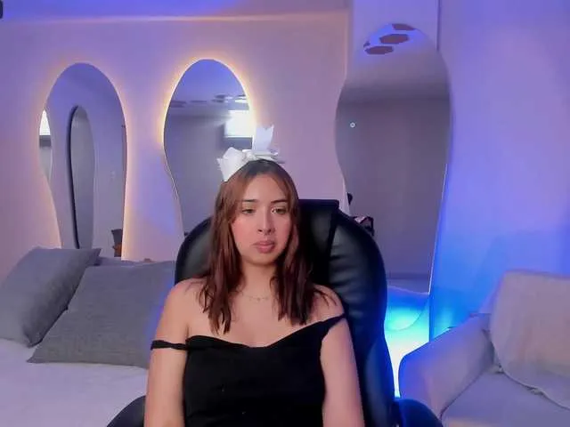 Live sex webcam photo for AngelCox1 #276400951