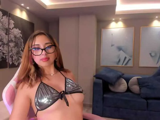 Live sex webcam photo for AngelCox1 #277337086