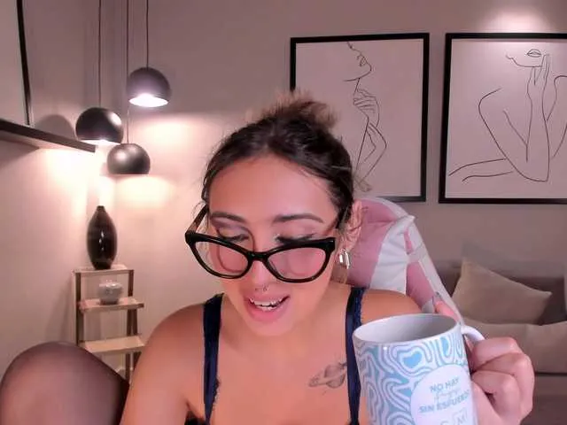 Live sex webcam photo for AngelCox1 #277982743