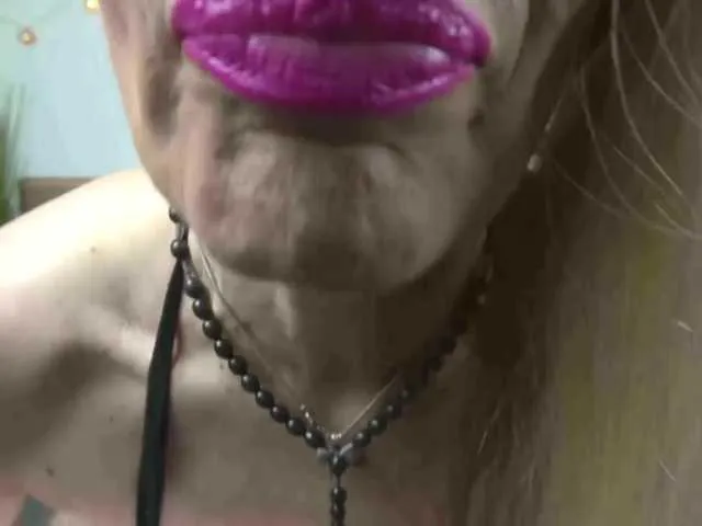 Live sex webcam photo for AngelCumsxxx #291576629