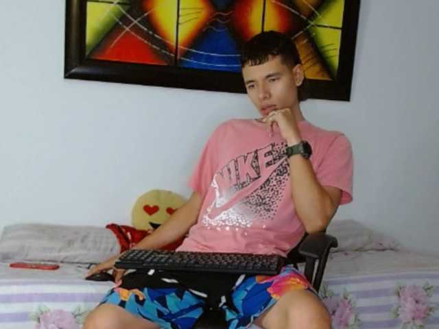 Live sex webcam photo for AngelDemon23 #276258326