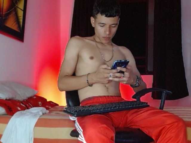 Live sex webcam photo for AngelDemon23 #276518243