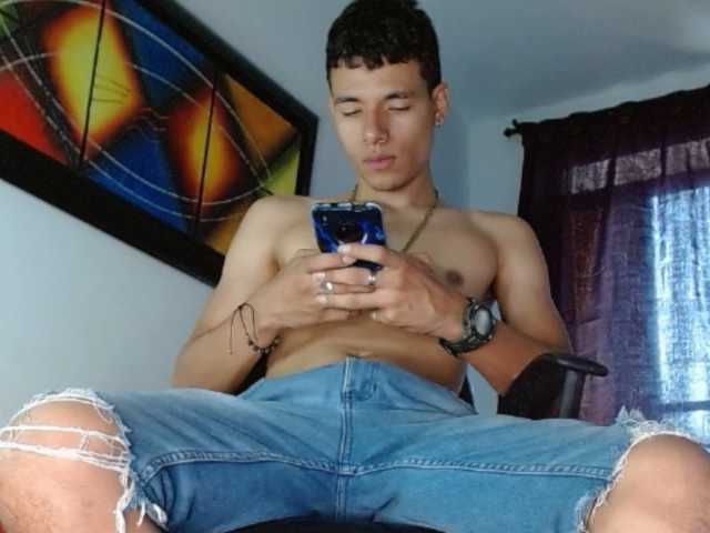 Live sex webcam photo for AngelDemon23 #276572676