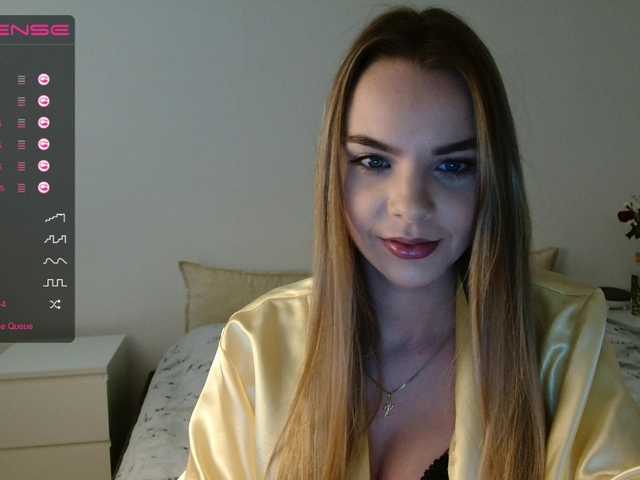 Live sex webcam photo for AngelLaylaa #272710095