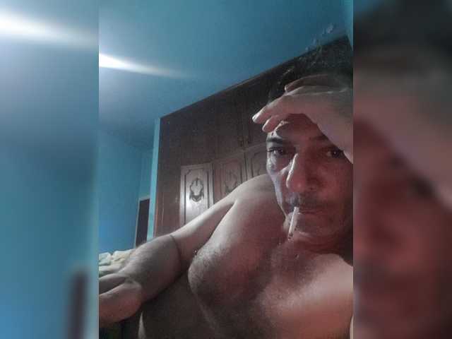 Live sex webcam photo for AngelMan13 #275609291