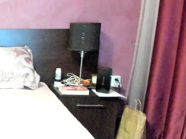 Live sex webcam photo for AngelNicolle #290704462