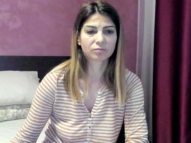 Live sex webcam photo for AngelNicolle #291083358