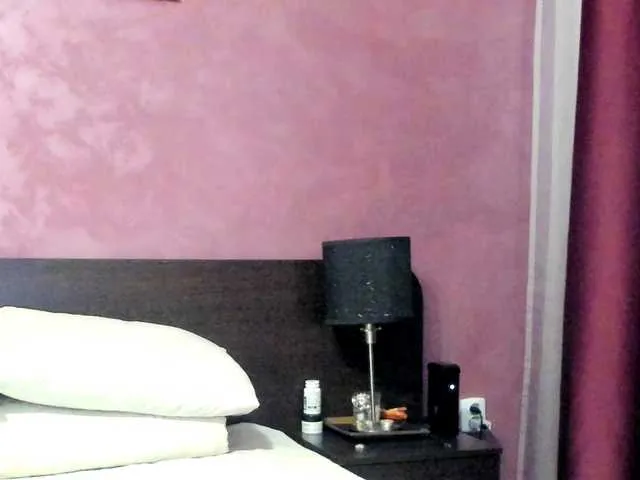 Live sex webcam photo for AngelNicolle #291191530