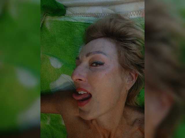 Live sex webcam photo for AngelRubege #275670132