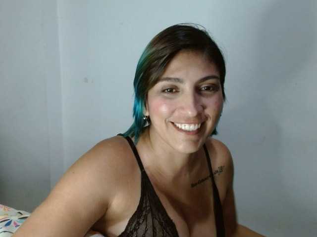 Live sex webcam photo for Angela1325 #272625211