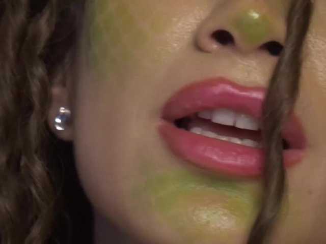 Live sex webcam photo for AngelaDevins #288049236