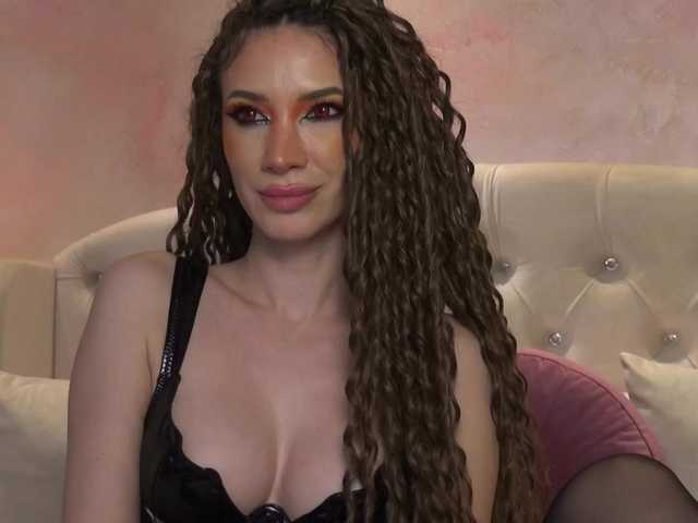 Live sex webcam photo for AngelaDevins #288049250