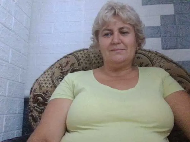 Live sex webcam photo for AngelaFamez #276253991