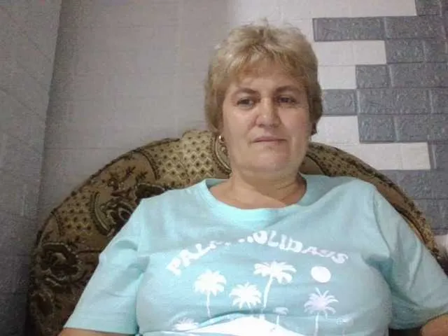 Live sex webcam photo for AngelaFamez #276635727