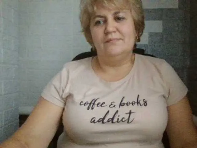 Live sex webcam photo for AngelaFamez #276991430