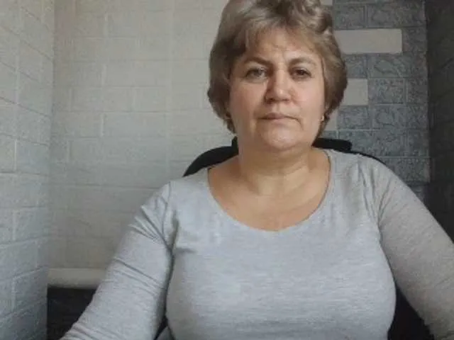 Live sex webcam photo for AngelaFamez #277010902