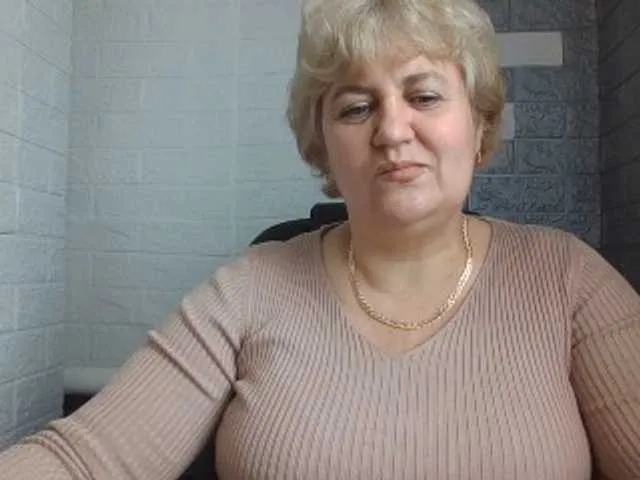 Live sex webcam photo for AngelaFamez #277582493