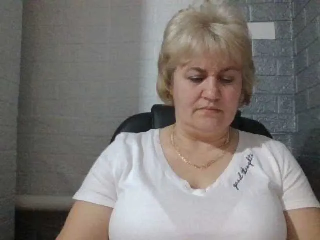 Live sex webcam photo for AngelaFamez #277610340