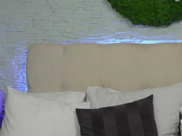 Live sex webcam photo for AngelaFay #288020617