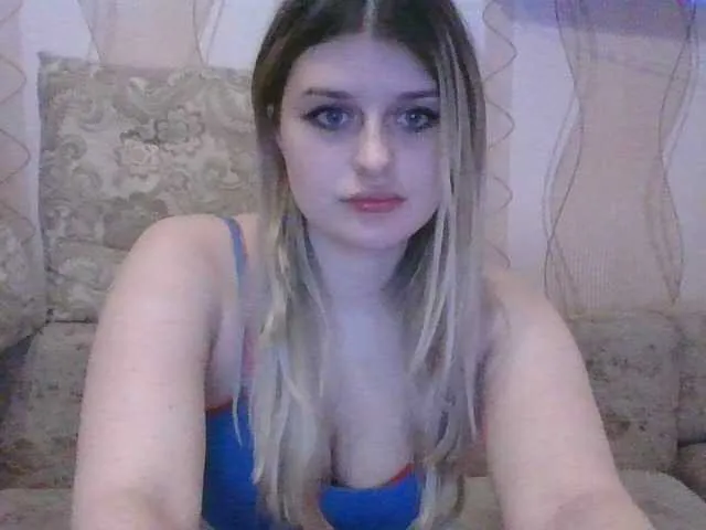 Live sex webcam photo for AngelaFresh #273083914