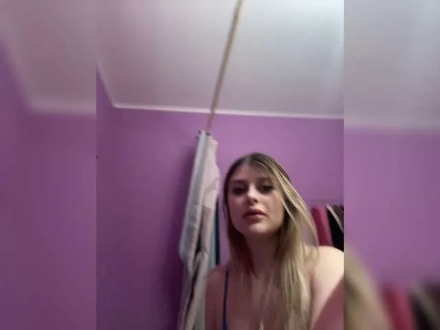 Live sex webcam photo for AngelaFresh #273327301