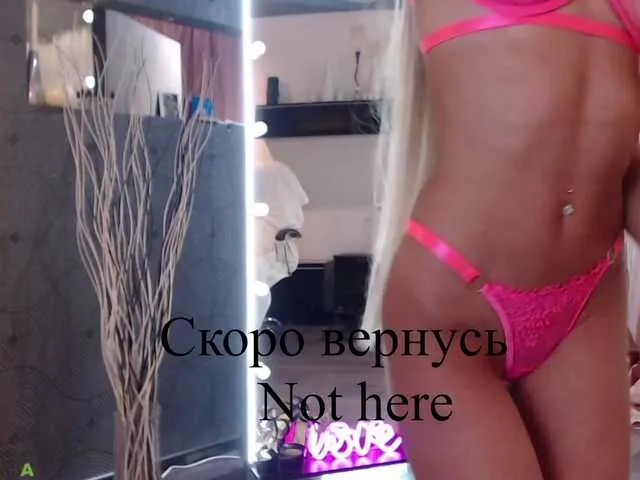 Live sex webcam photo for AngelaLovely #276126899