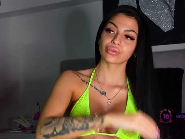 Live sex webcam photo for AngelaMyst #287940454