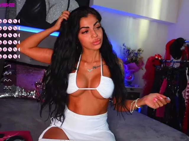 Live sex webcam photo for AngelaMyst #287940512
