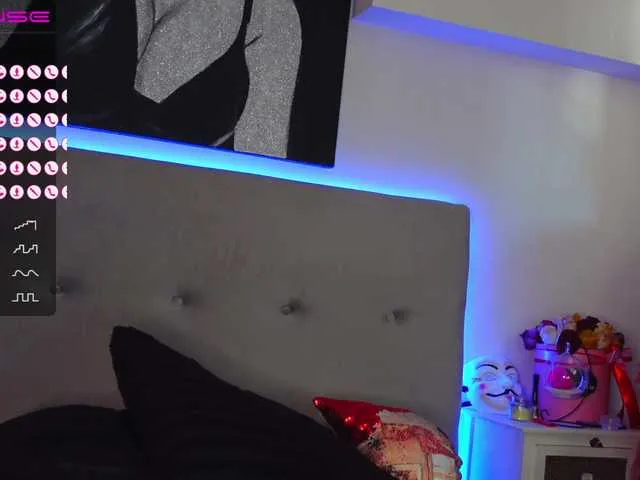 Live sex webcam photo for AngelaMyst #287940515