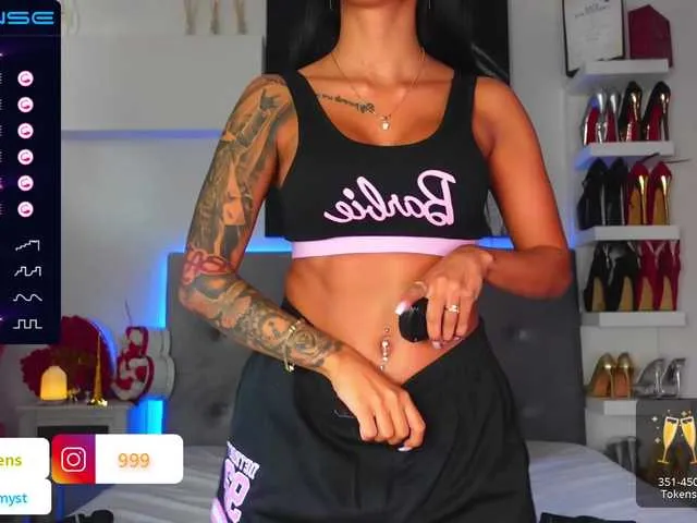 Live sex webcam photo for AngelaMyst #287940580