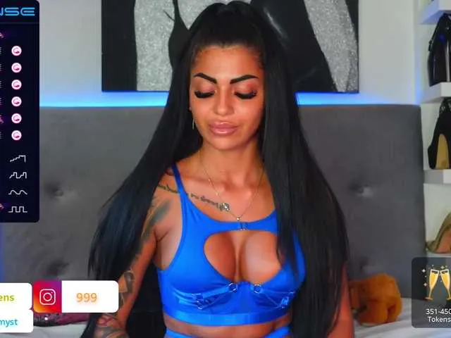 Live sex webcam photo for AngelaMyst #287940585