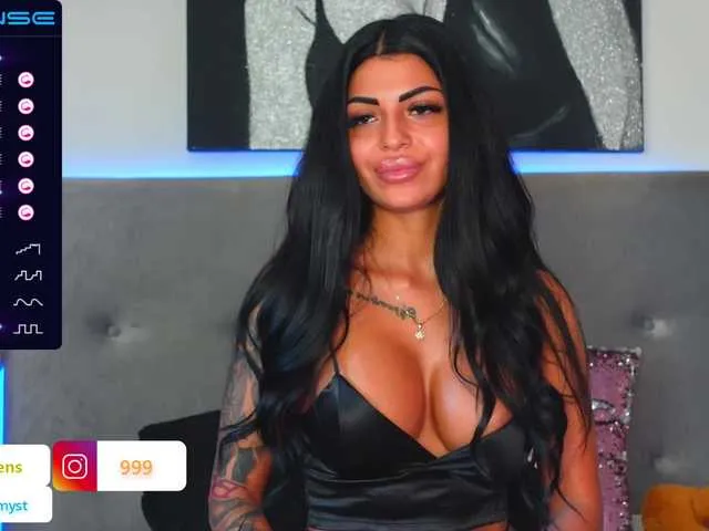 Live sex webcam photo for AngelaMyst #287940596