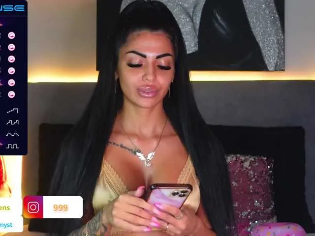 Live sex webcam photo for AngelaMyst #287940654