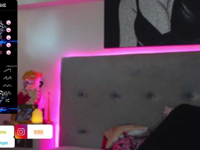 Live sex webcam photo for AngelaMyst #277262960