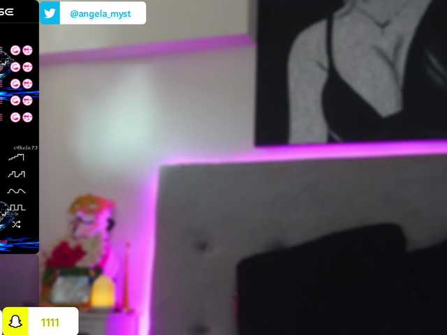 Live sex webcam photo for AngelaMyst #277455216