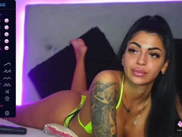 Live sex webcam photo for AngelaMyst #287940910