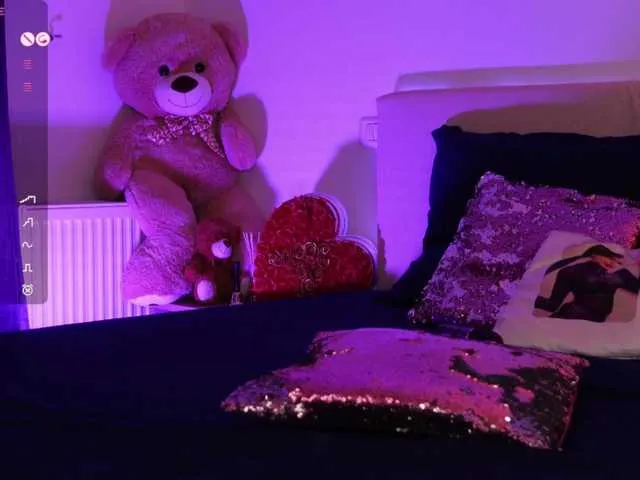 Live sex webcam photo for AngelaMyst #291814544