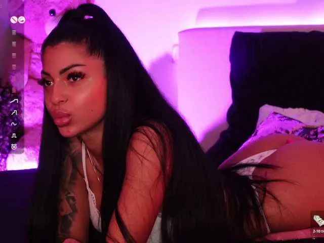 Live sex webcam photo for AngelaMyst #292270916