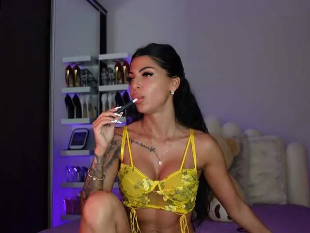Live sex webcam photo for AngelaMyst #293919571