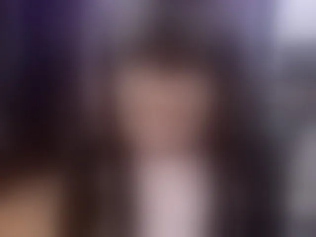 Live sex webcam photo for AngelaQueen #293609378