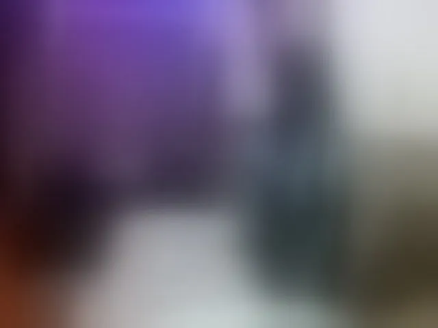 Live sex webcam photo for AngelaQueen #294037919
