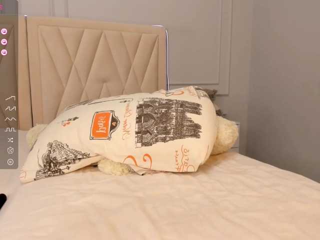 Live sex webcam photo for AngelaRavi #276714251