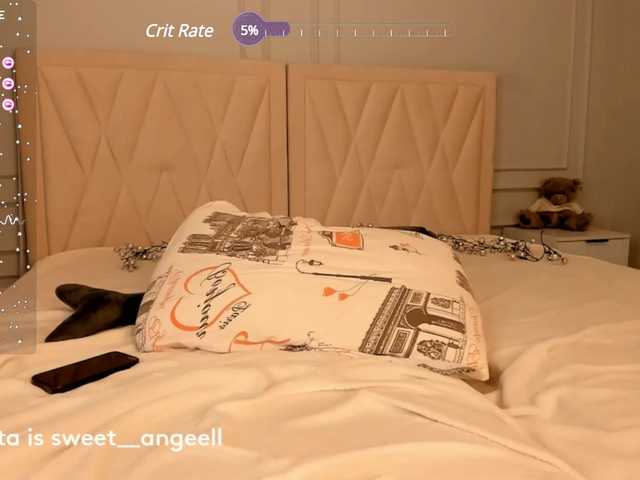 Live sex webcam photo for AngelaRavi #276965562