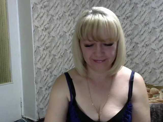 Live sex webcam photo for AngelaSweet #273273894