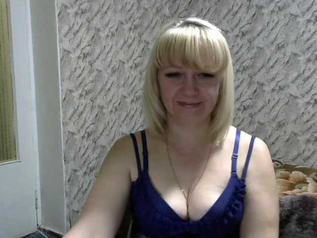 Live sex webcam photo for AngelaSweet #273439283