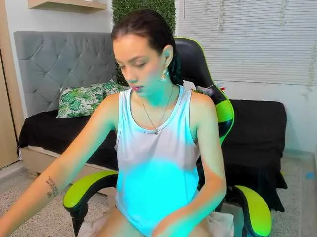 Live sex webcam photo for Angelahank2 #276514514